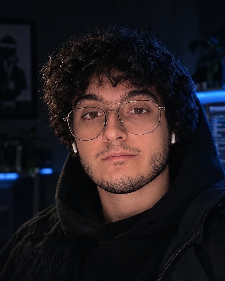 Portrait of Simone Russo, full-stack developer